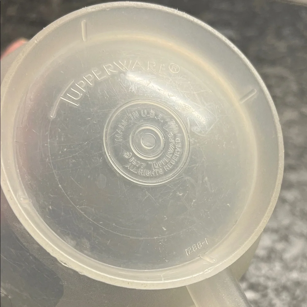 Vintage Tupperware Translucent Measuring cup. 4 cup. Good condition